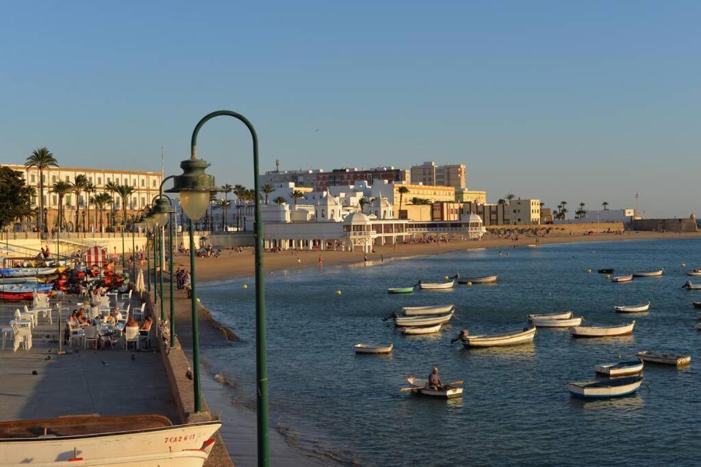 Esencia de Cádiz Entre la Viña y el mercado Esterno foto