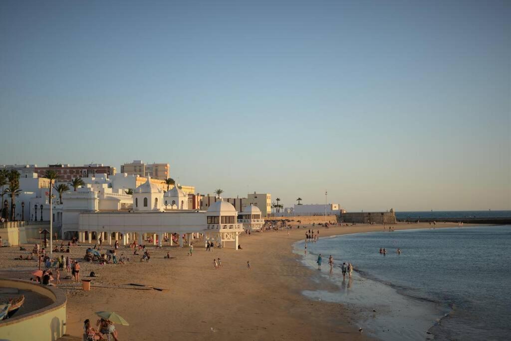 Esencia de Cádiz Entre la Viña y el mercado Esterno foto