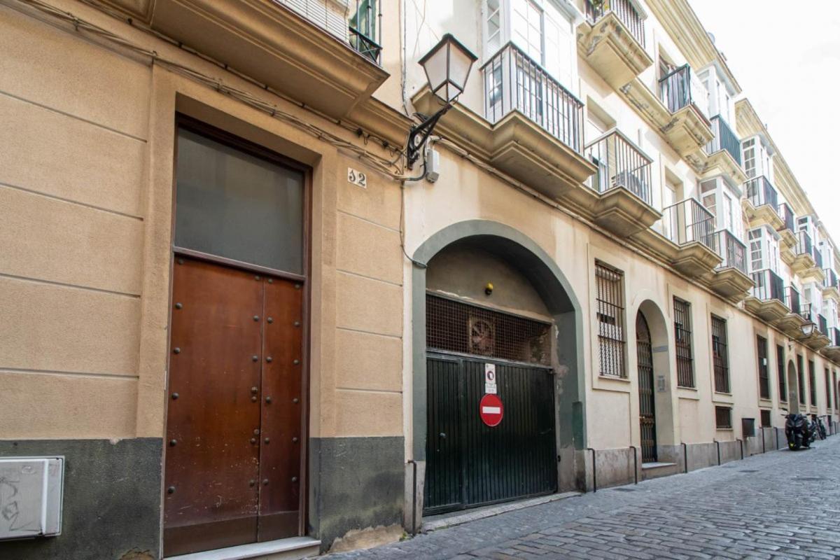 Esencia de Cádiz Entre la Viña y el mercado Esterno foto